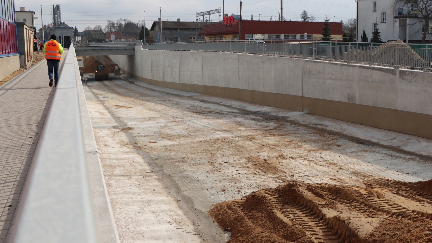 Nie skończyli w 2020 roku budowy tunelu do Masłowa przez gminę Rawicz? Komentarz PKP PLK - Zdjęcie główne