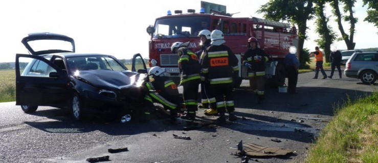 Wypadek w okolicy Rogożewa. Dwie osoby ranne - Zdjęcie główne