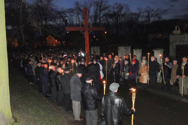 Rawicz. Droga Krzyżowa ulicami miasta - Zdjęcie główne