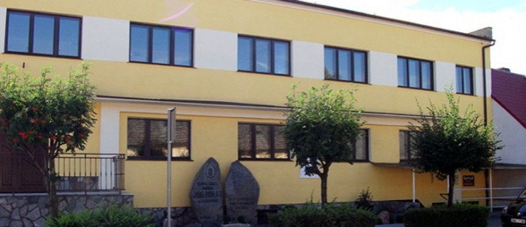 Jutrosin. Ostrzeżenie o bombie w szkole - Zdjęcie główne