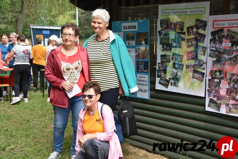 Rawicz. Studenci seniorzy na spartakiadzie (FOTO) - Zdjęcie główne