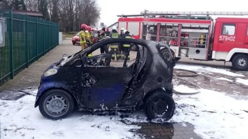 Bojanowo. Auto spłonęło doszczętnie [ZDJĘCIA] - Zdjęcie główne