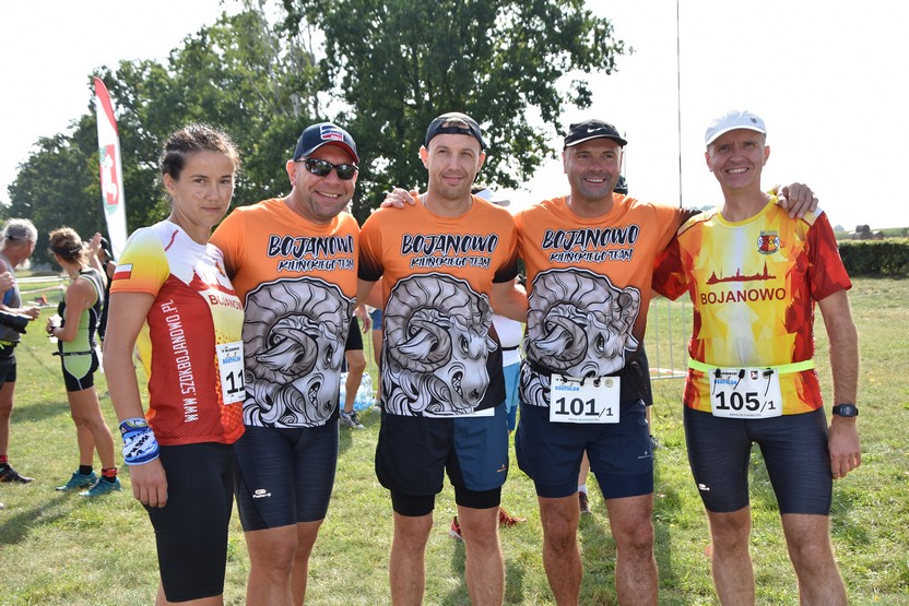 Ścigali się, biegnąc i jadąc na rowerach (FOTO) - Zdjęcie główne