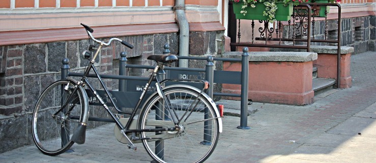 Bezpieczne wakacje. Dziecko na rowerze - Zdjęcie główne