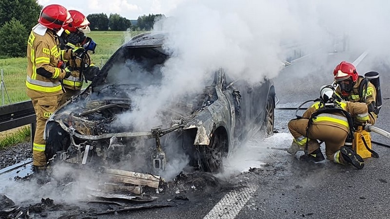 Pożar samochodu na S5. Utrudnienia w ruchu - Zdjęcie główne