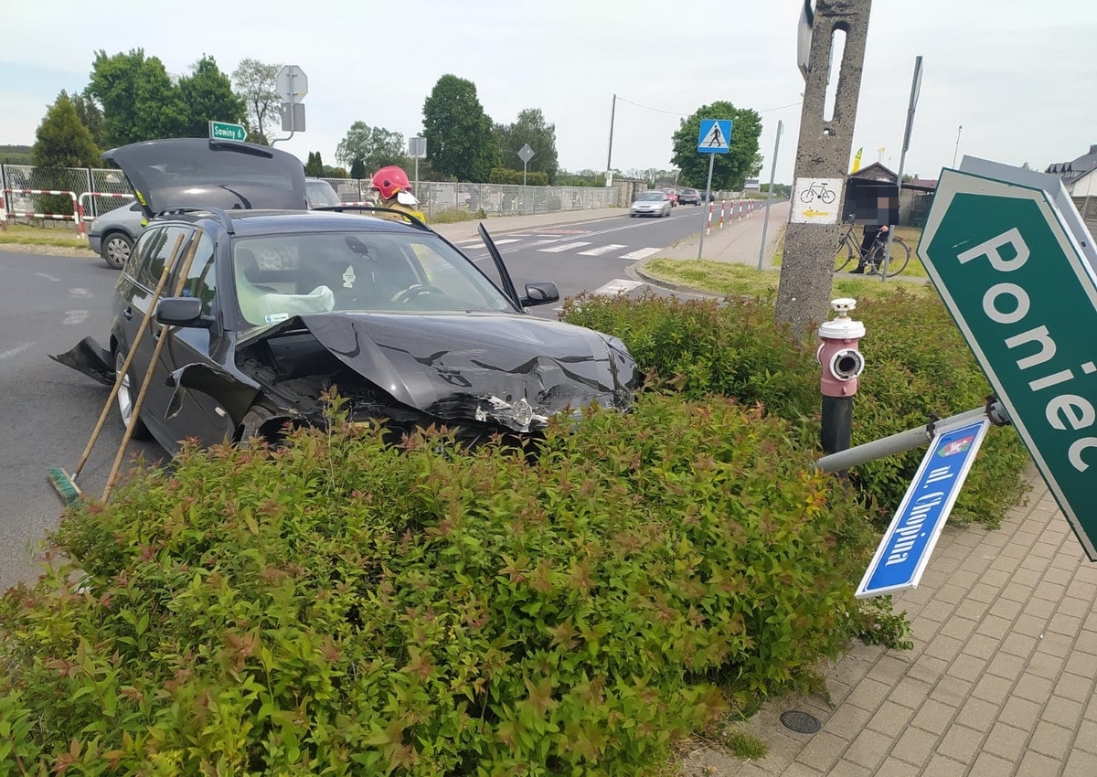 Kolizja przy cmentarzu w Bojanowie