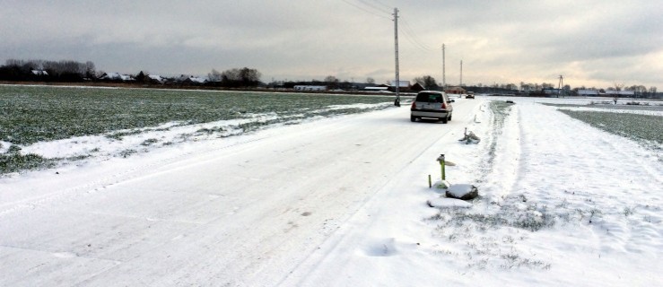 Śnieg i lód. Czytelnicy pytają o objazd i przejście dla pieszych do Masłowa - Zdjęcie główne