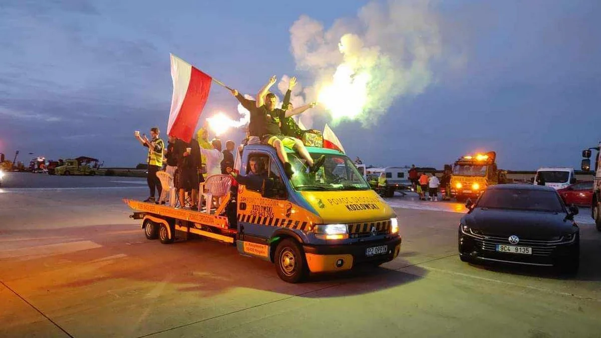 Ciekawe wydarzenie pod Rawiczem. II Zlot Pomocy Drogowych - Zdjęcie główne