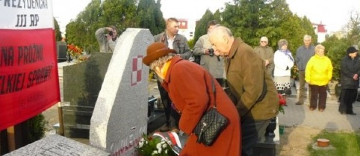 Pomnik ofiar katastrofy smoleńskiej - Zdjęcie główne