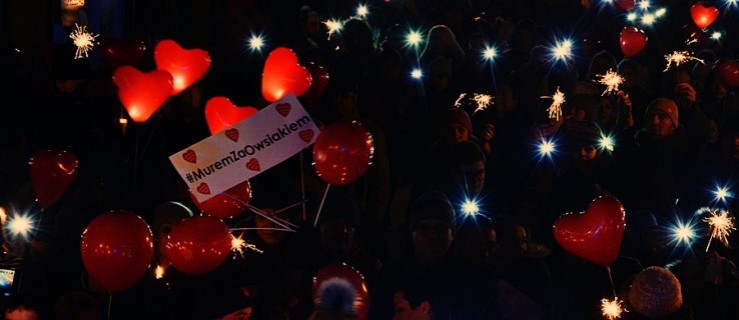 #MuremZaOwsiakiem. Światełko zapłonęło w Rawiczu [FOTO+FILM] - Zdjęcie główne