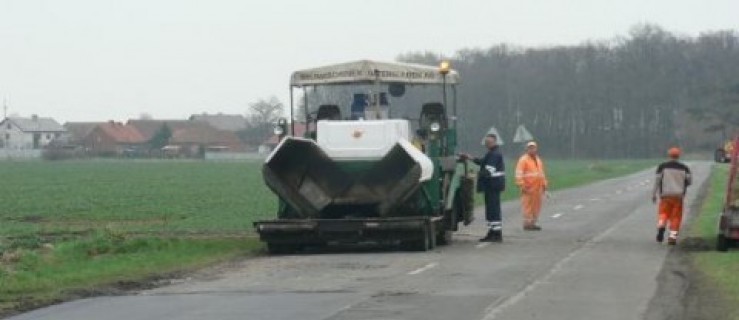 Powiat. Remontują drogi - Zdjęcie główne