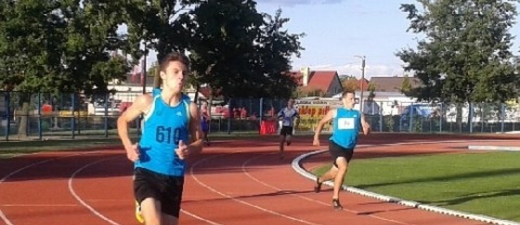 LEKKOATLETYKA. Liczna grupa - Zdjęcie główne