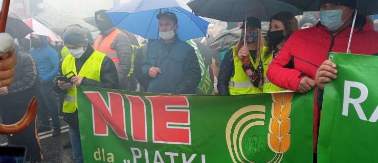 Nasi w Warszawie. Rawiccy rolnicy także przeciwko "Piątce Kaczyńskiego" (FOTO) - Zdjęcie główne