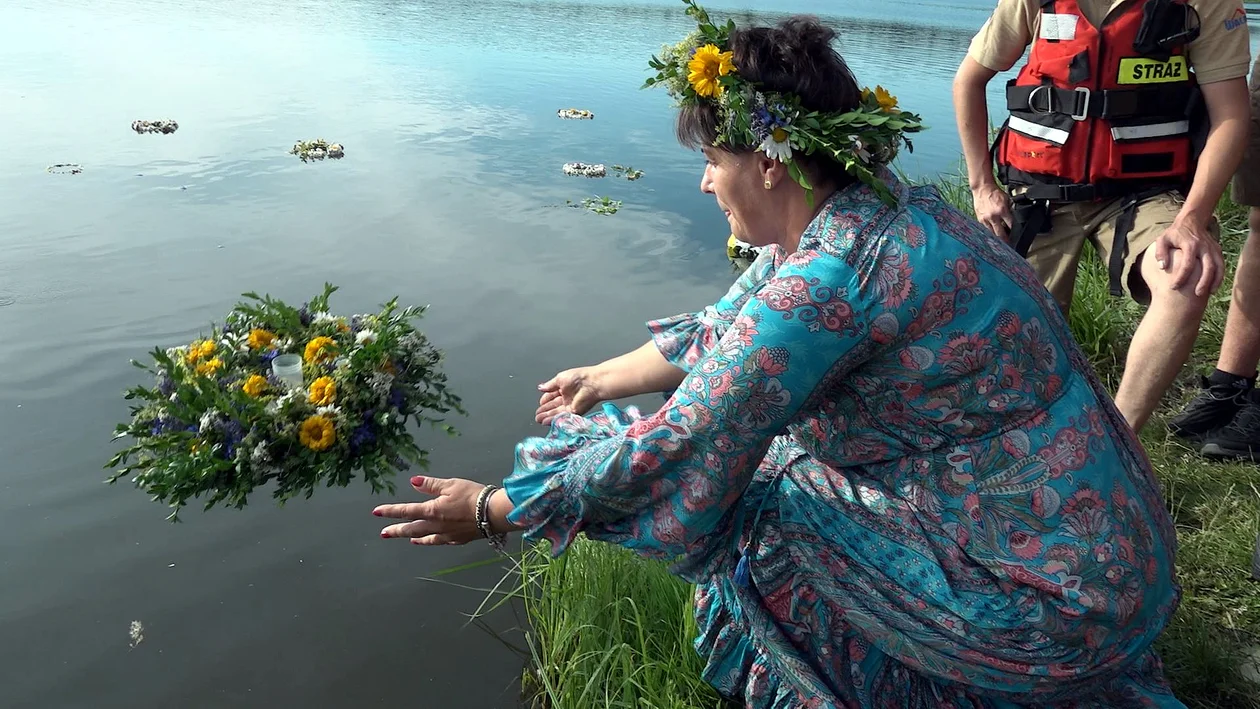 Miejska Górka. Kwietne wianki popłynęły z falami (ZDJĘCIA I FILM) - Zdjęcie główne