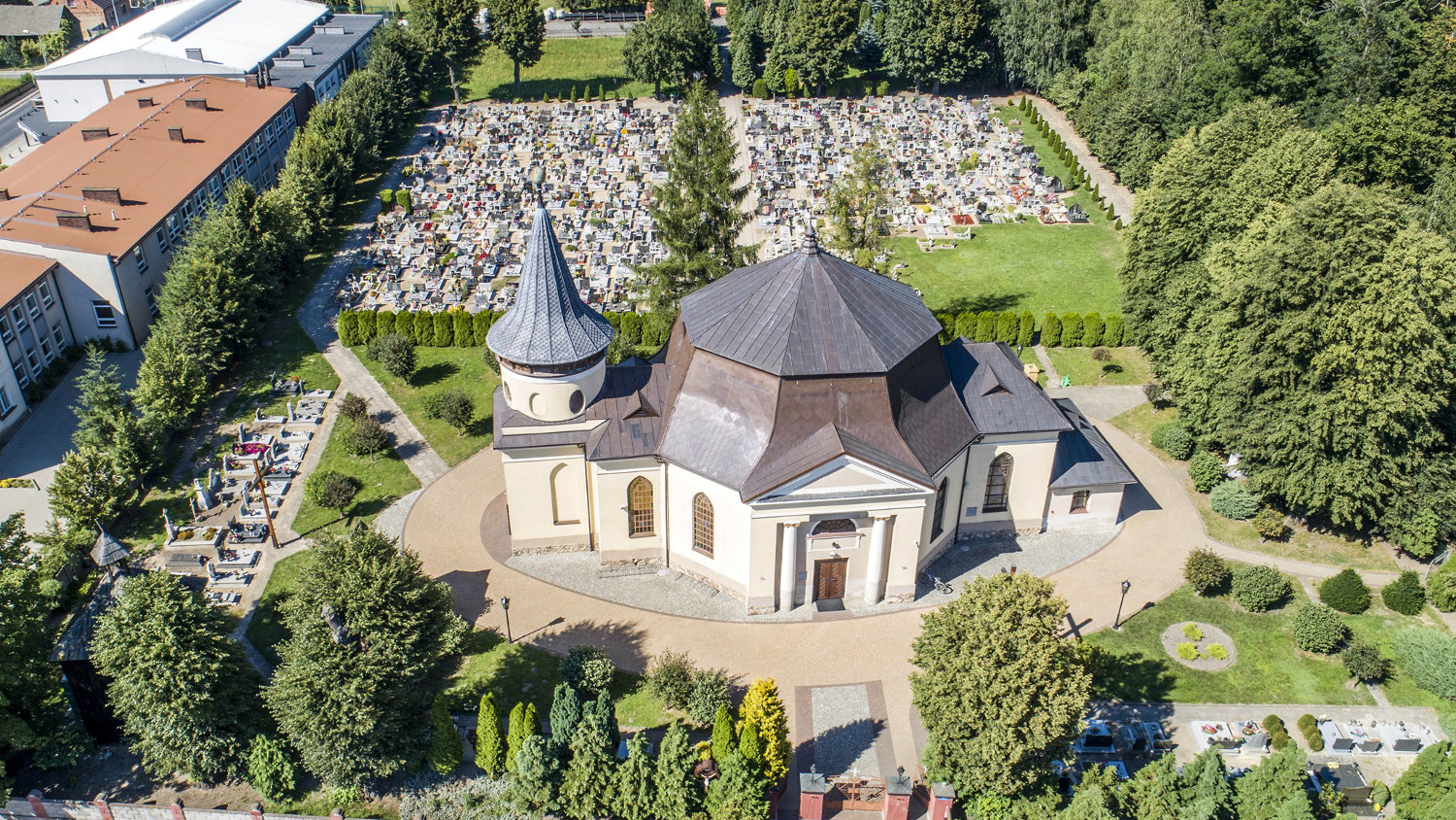 Proboszcz wydał oświadczenie. Nabożeństwa odwołane - Zdjęcie główne