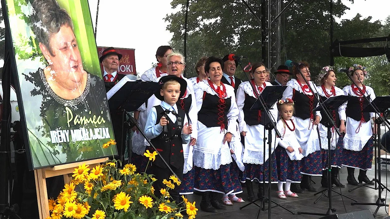 22. przegląd zespołów folklorystycznych "Pod dębami śpiewanie"  już w niedzielę - Zdjęcie główne