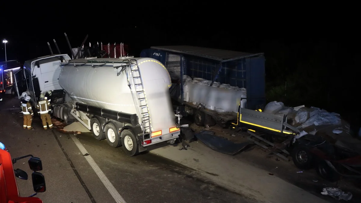 Po kolizji trzech ciężarówek 18-godzinna blokada S5. Policja skieruje trzy wnioski do sądu [WIDEO] - Zdjęcie główne