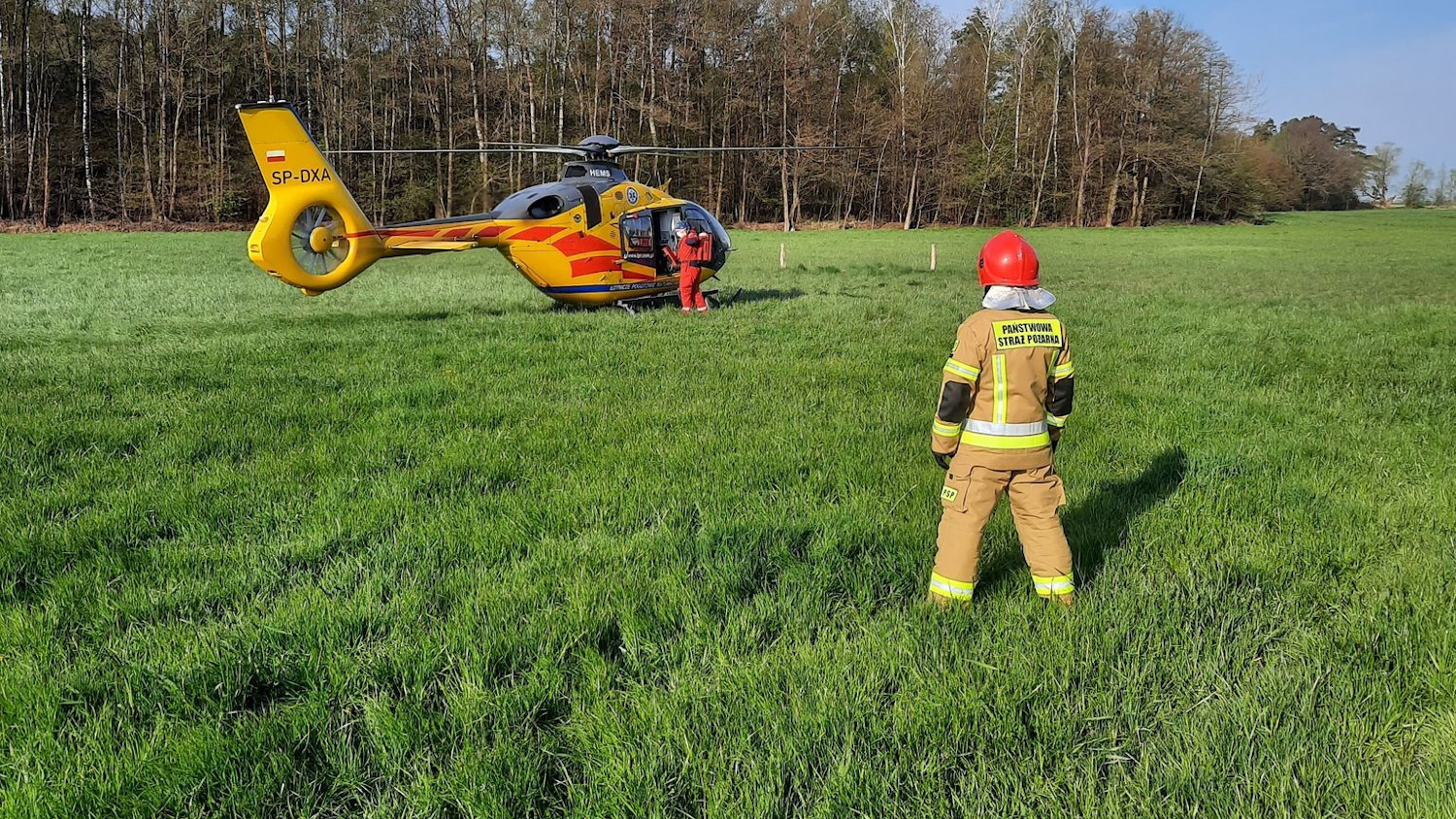 Zabrakło wolnej karetki. Na miejsce przybył śmigłowiec Lotniczego Pogotowia Ratunkowego - Zdjęcie główne