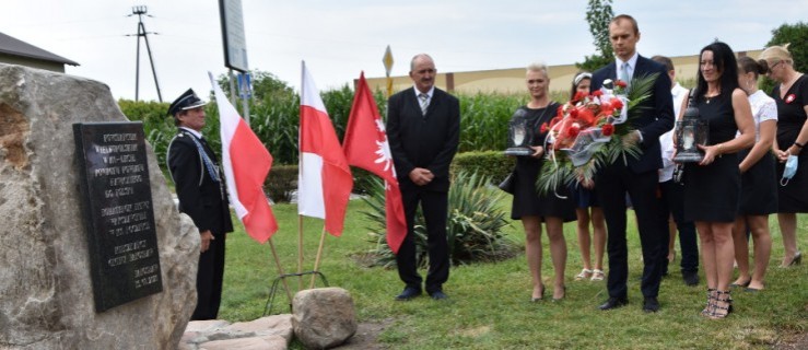 Obelisk z okazji 100. lecia Bitwy Warszawskiej oraz powrotu powiatu do Polski  [FOTO] - Zdjęcie główne