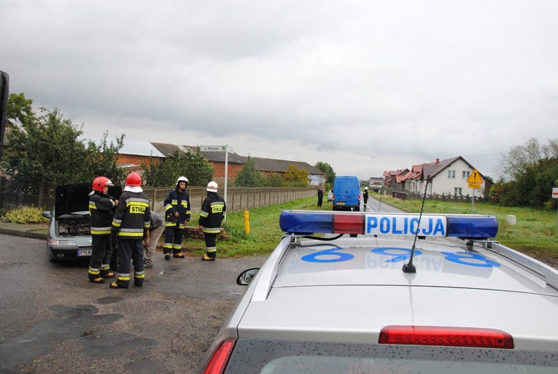 Pakosław. Jedna osoba trafiła do szpitala [FOTO] - Zdjęcie główne