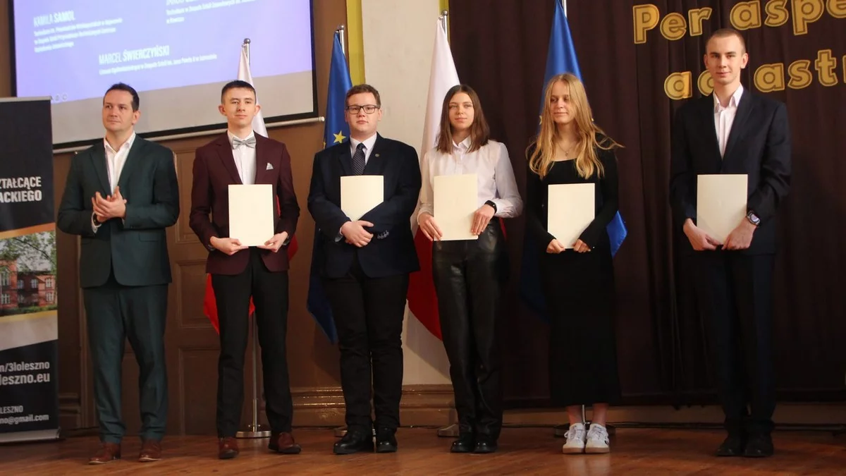 Uczą się w Rawiczu, Miejskiej Górce, Jutrosinie i Bojanowie. Otrzymali stypendia Prezesa Rady Ministrów - Zdjęcie główne