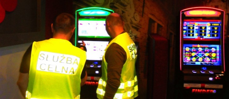 Funkcjonariusze zajęli automaty do gier - Zdjęcie główne