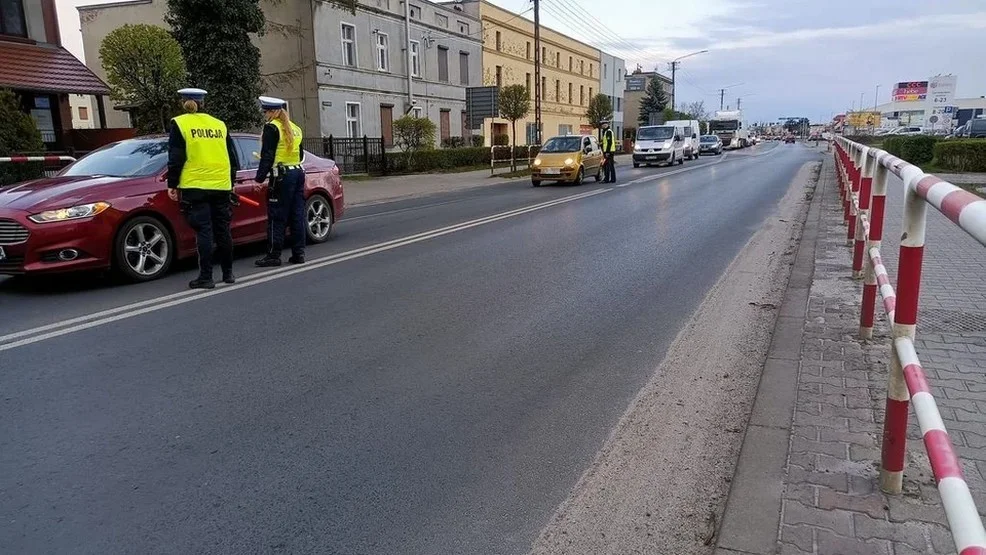 Kolejna policyjna akcja "Trzeźwość". W rawickim nietrzeźwa kierująca autem i trzech mężczyzn - w stanie po użyciu  - Zdjęcie główne