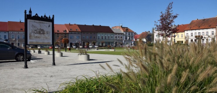 Rynek już otwarty. Z tej okazji burmistrz opublikował... wiersz - Zdjęcie główne