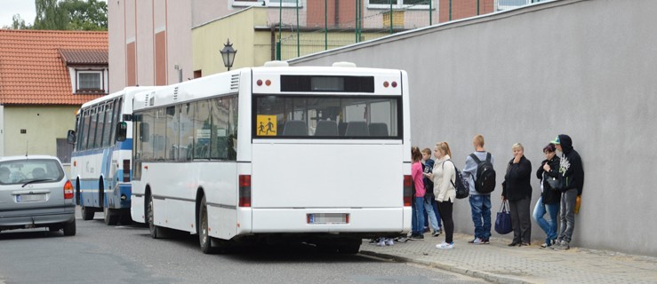 Czy autobusy szkolne powinny parkować na Lipowej? - Zdjęcie główne
