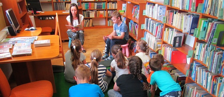 Dzieci odwiedziły bibliotekę w Zielonej Wsi - Zdjęcie główne