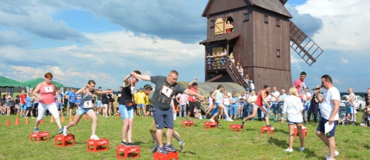 Biegali w płetwach, toczyli oponę i chodzili na skrzynkach - Zdjęcie główne