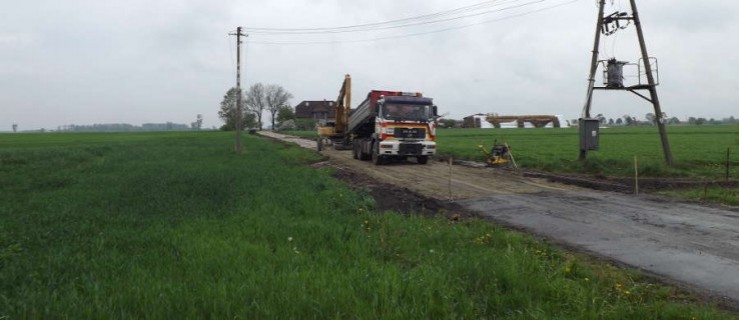 Budują drogę w Góreczkach Wielkich - Zdjęcie główne