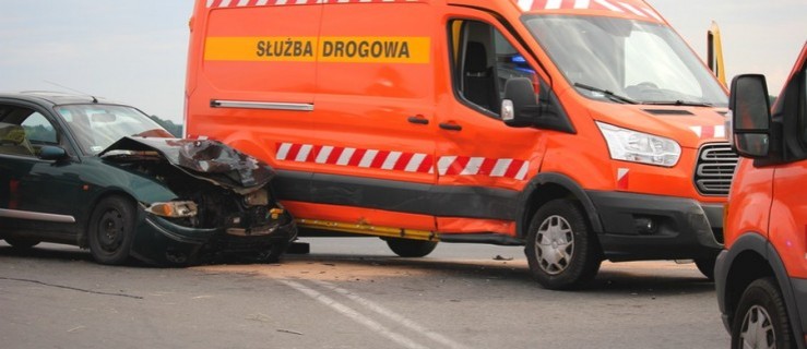 Feralna krzyżówka na zjeździe z wiaduktu? Wypadek w Gołaszynie - Zdjęcie główne