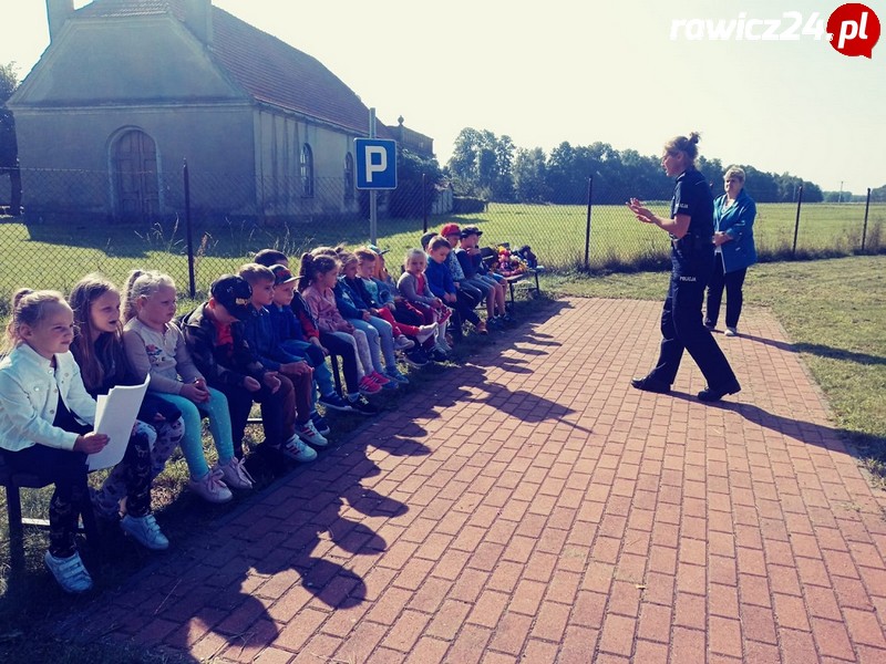 Spotkania w szkołach i przedszkolach z policjantami