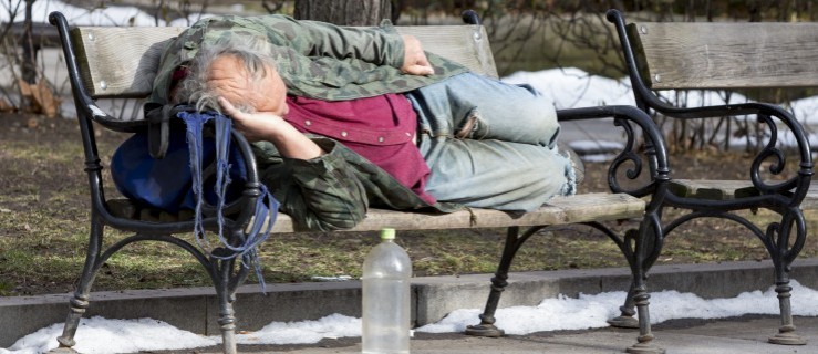 W zimne dni pamiętajmy o bezdomnych i samotnych - Zdjęcie główne