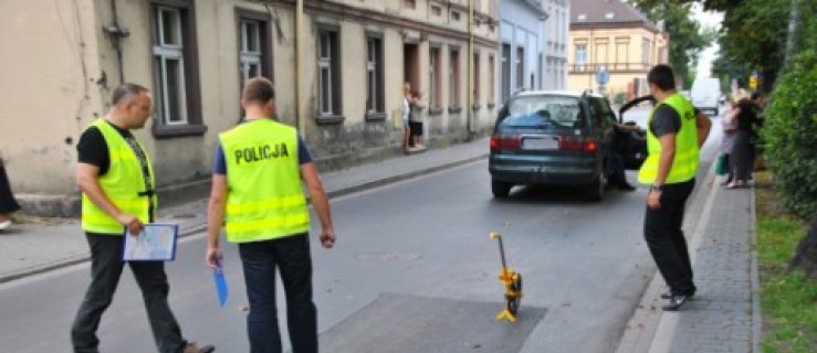 Rawicz. Dziecko wbiegło pod nadjeżdżające auto - Zdjęcie główne