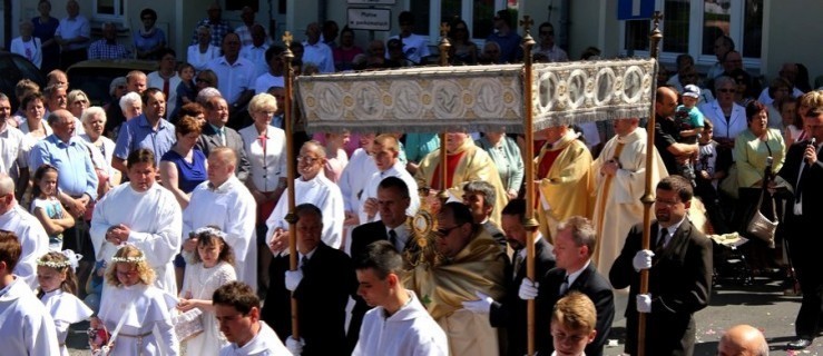 Dzisiaj kościół katolicki obchodzi Uroczystość Najświętszego Ciała i Krwi Pańskiej. - Zdjęcie główne