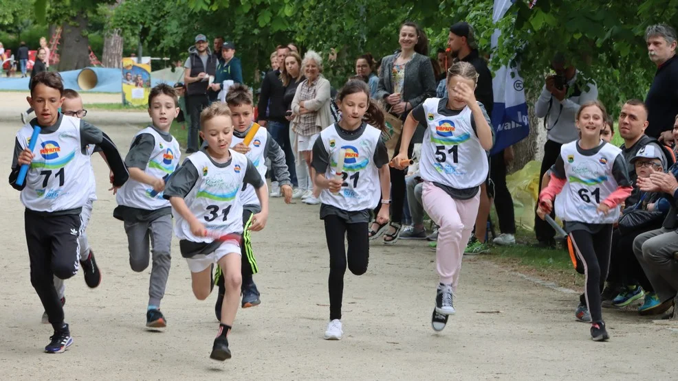 Rawicki Festiwal Sportu. Szkolne sztafety uczniów klas I-III [ZDJĘCIA] - Zdjęcie główne