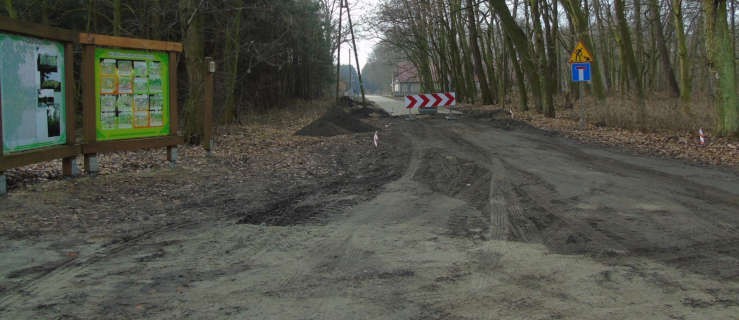 Prawie 300.000 zł kosztowało utwardzenie części drogi w Osieku - Zdjęcie główne