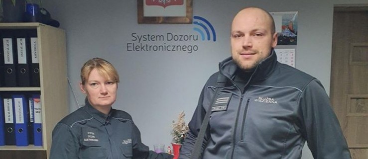 Funkcjonariusze więzienia udzielili pomocy poszkodowanej w wypadku - Zdjęcie główne