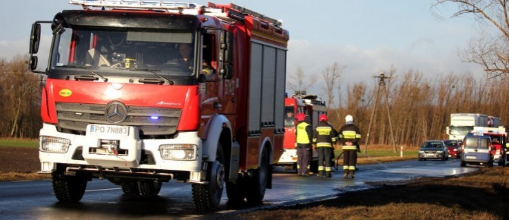 Wiatr zepchnął auto dostawcze do rowu pod Jagodnią - Zdjęcie główne