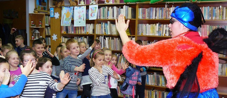 Spektakl teatralny w bibliotece - Zdjęcie główne