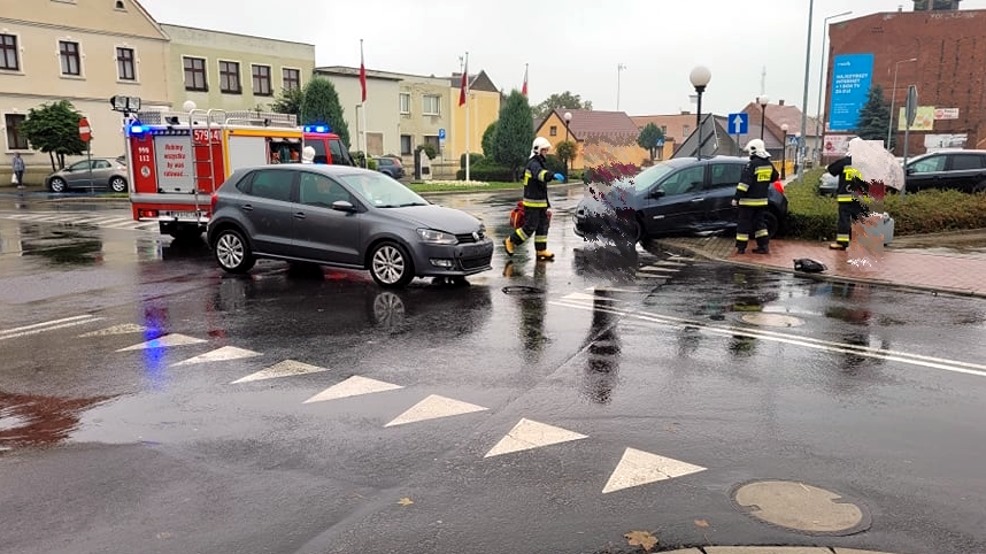 Kolejna kolizja w centrum Miejskiej Górki. „To skrzyżowanie to porażka” - Zdjęcie główne