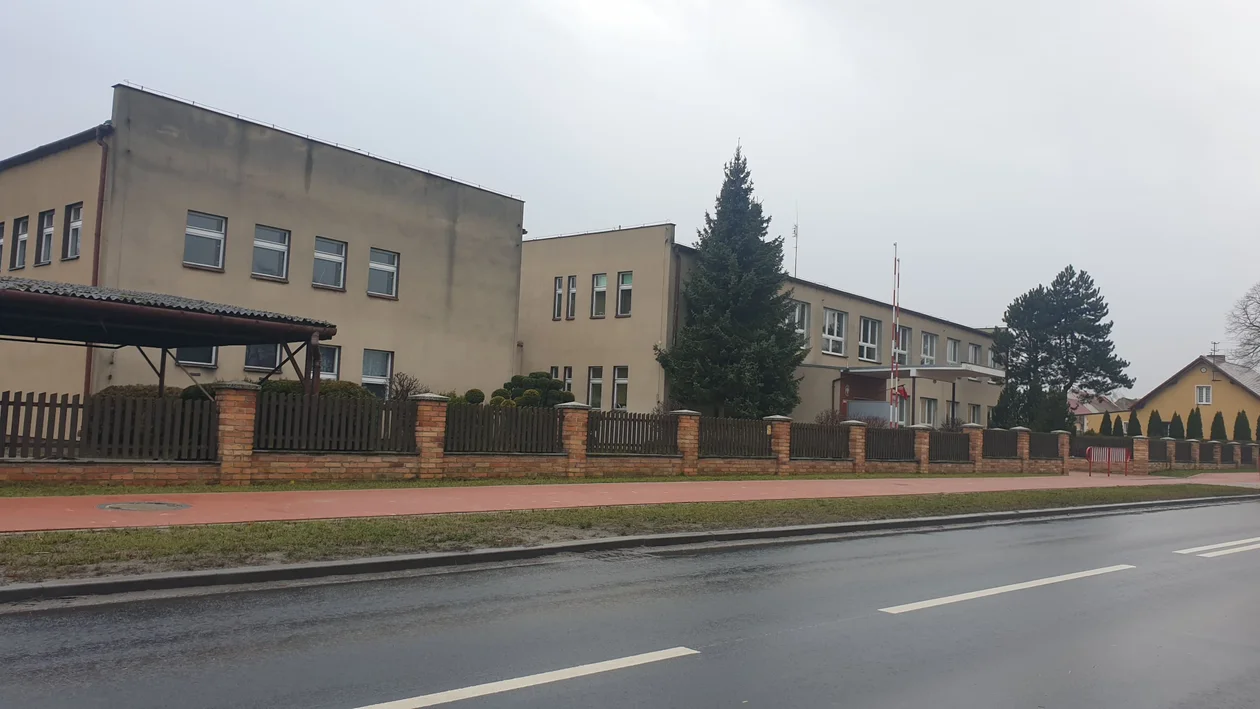 Drugi przetarg na termomodernizację szkoły w Chojnie zakończony sukcesem - Zdjęcie główne