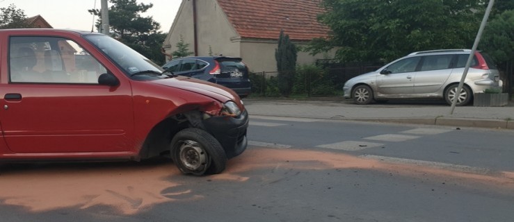 Jazda na pamięć to złe rozwiązanie. Kolejna kolizja w Masłowie  - Zdjęcie główne