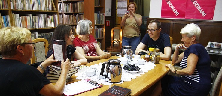 Spotkanie miłośników książek  - Zdjęcie główne
