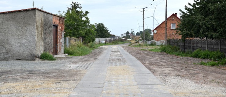 Droga śladowa w Zakrzewie powstała dzięki współpracy gminy i sołectwa - Zdjęcie główne