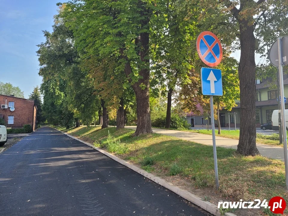 Nie parkuj jutro auta po wewnętrznej stronie plant. Będą kłaść asfalt - Zdjęcie główne