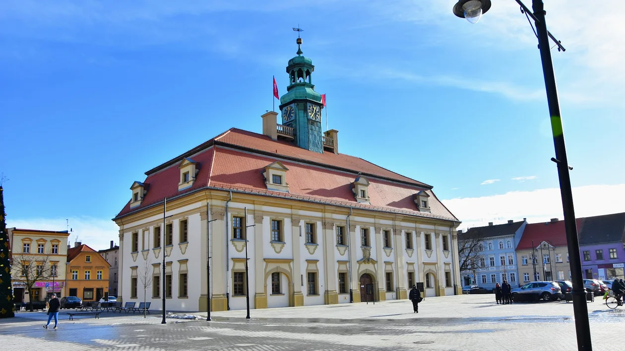 Do wakacji rawicki rynek z monitoringiem? - Zdjęcie główne