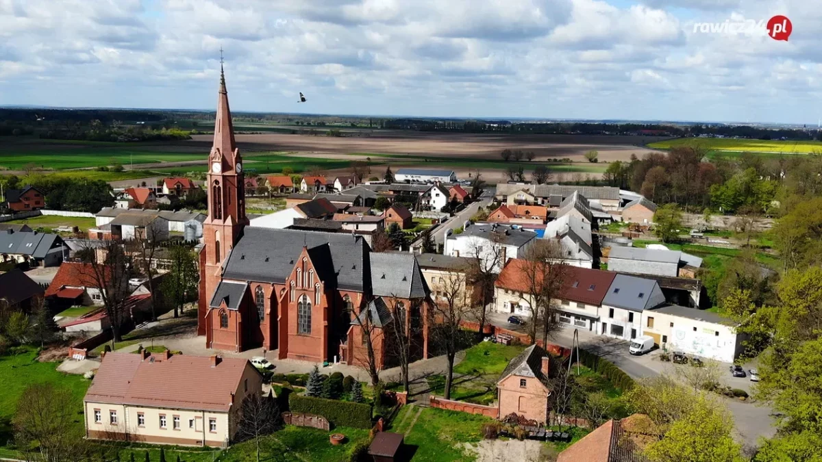 Parafia z Pakosławia wydzierżawi ziemię. Grunty znajdują się w województwie dolnośląskim - Zdjęcie główne